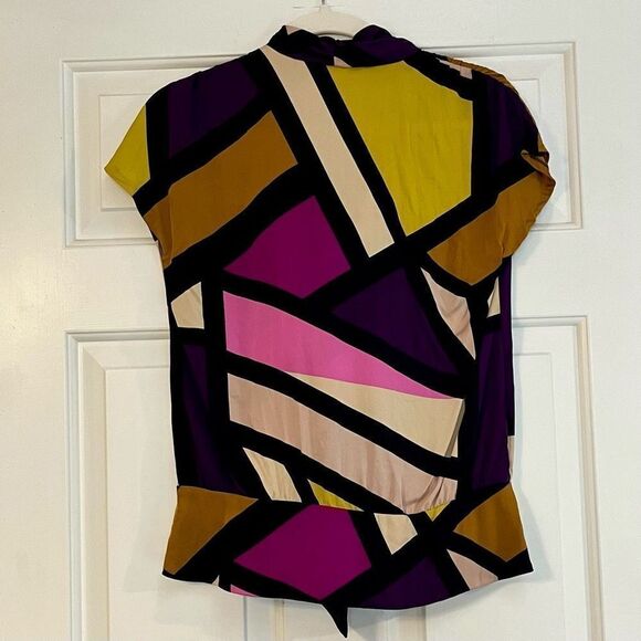 Diane Von Furstenberg Short Sleeve Waist Band Tie Neck Multicolor Silk Blouse Si - Picture 2 of 9